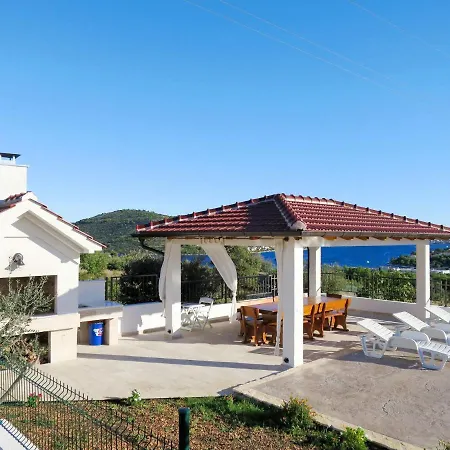 Holiday Pinea - Roz340 By Interhome *