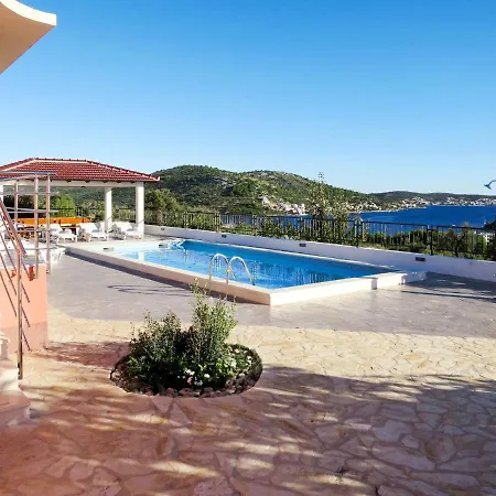 בית נופש Holiday Pinea - Roz340 By Interhome *