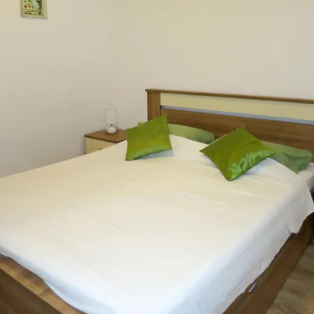 Holiday Pinea - Roz340 By Interhome *