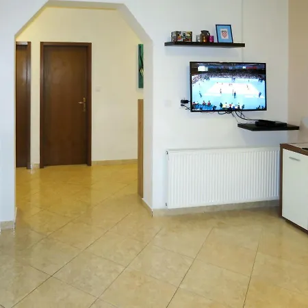 Holiday Pinea - Roz340 By Interhome *
